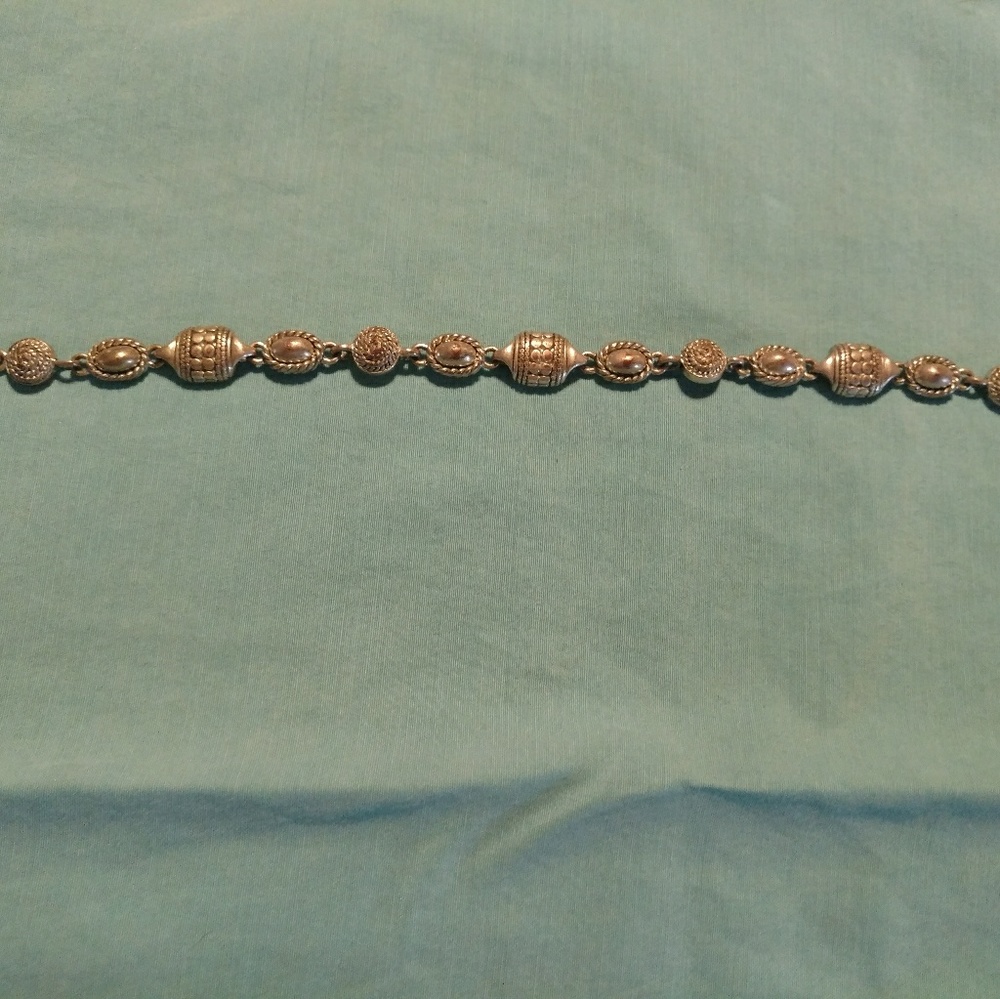 Silver necklace and bracelet set